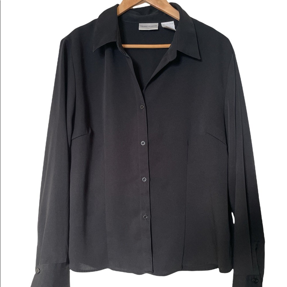 🪡 Well taylored true black button shirt size XL